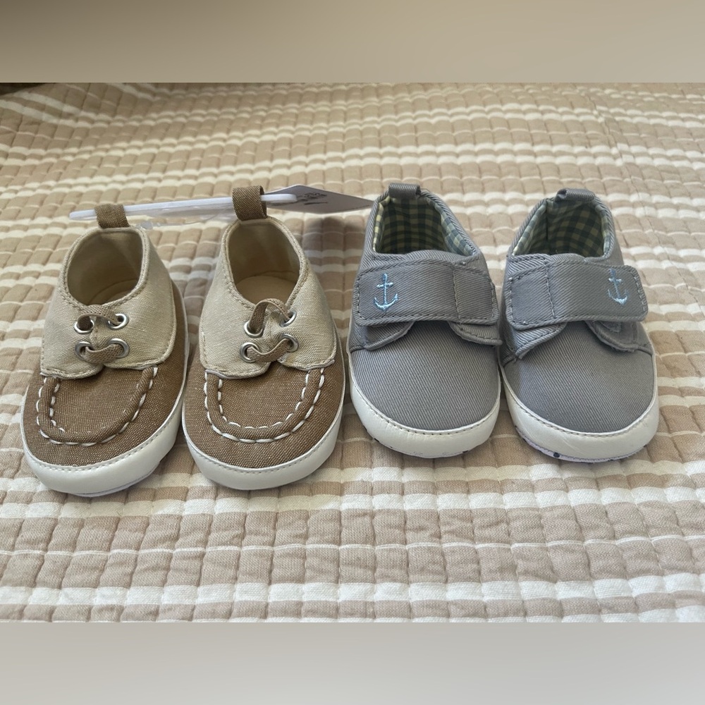 New condition Tommy Bahamas crib shoes size 3-6 months